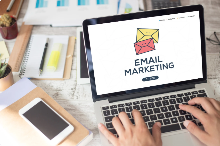 Marketing & CRM